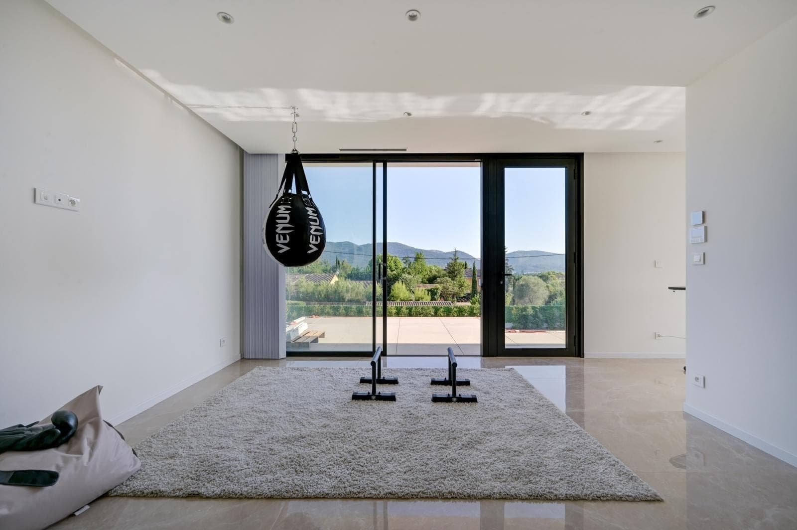 Villa — photo 16